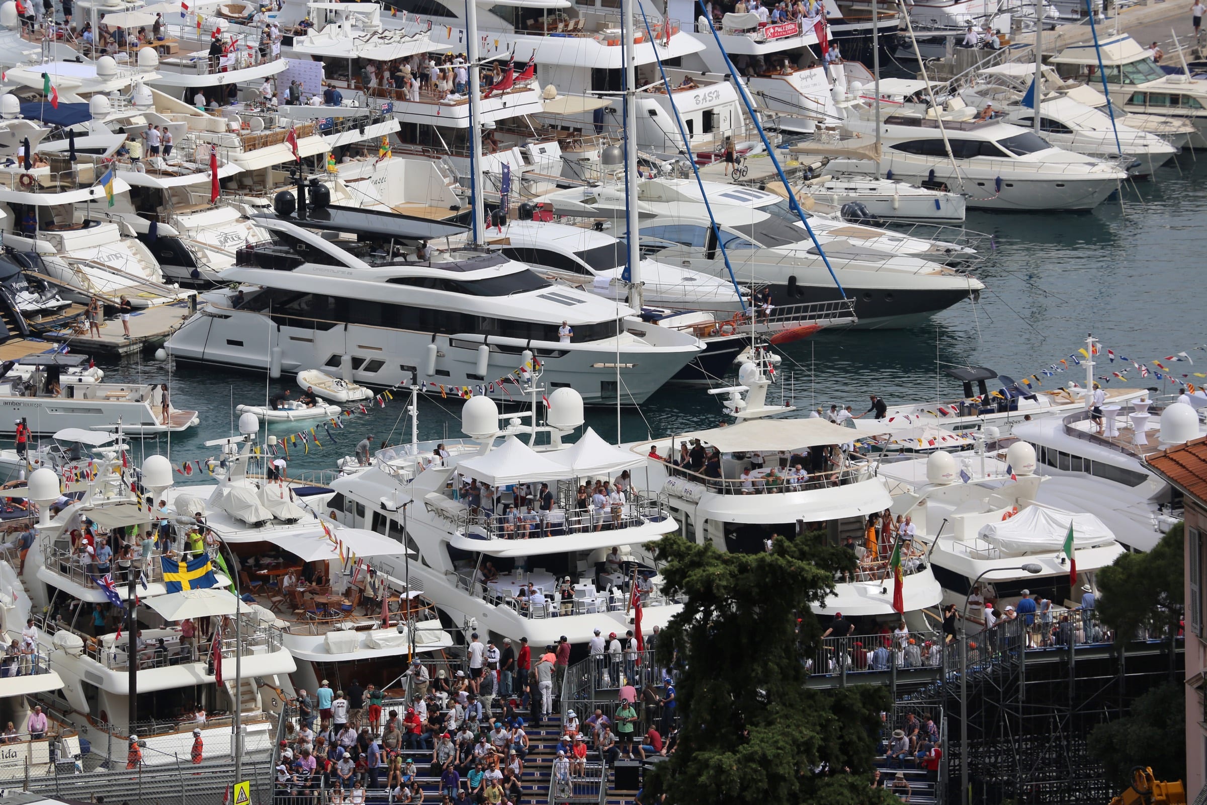 Yacht, Paddock Club or terrace: how to experience the Monaco Grand Prix?
