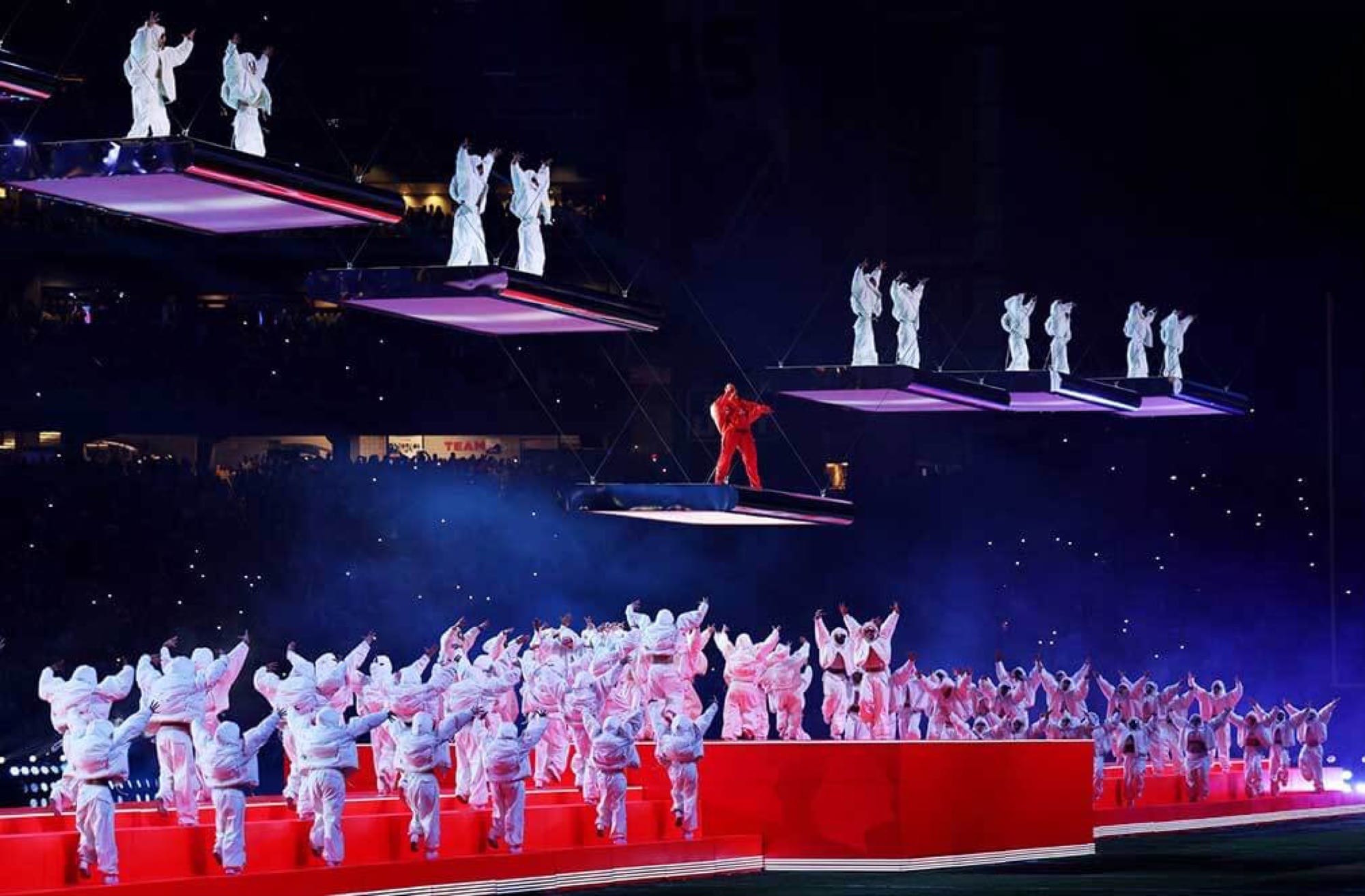 Suite, club seats or VIP party — how to experience the Super Bowl