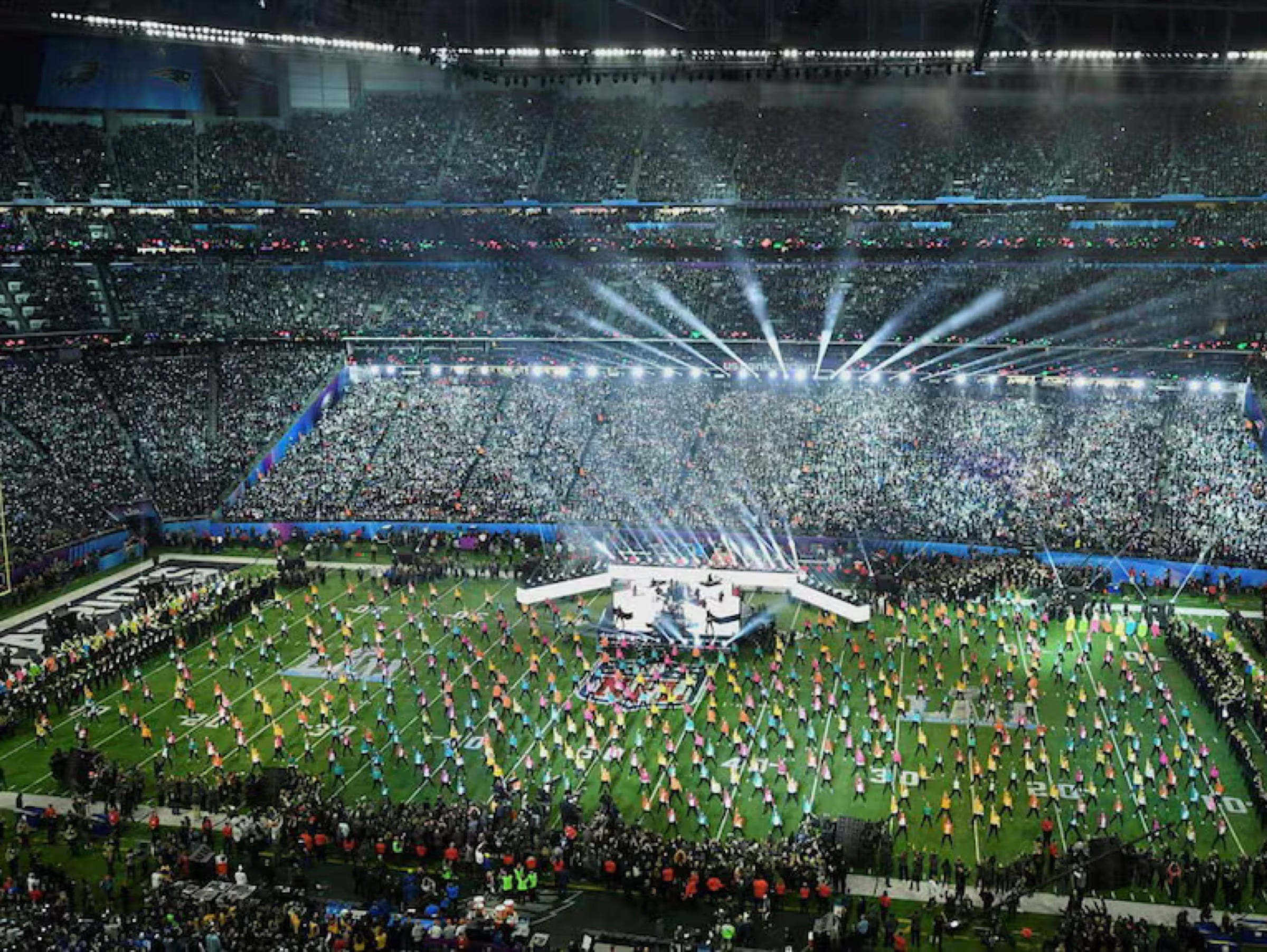 Super Bowl private suite vs club & premium seats: which to choose